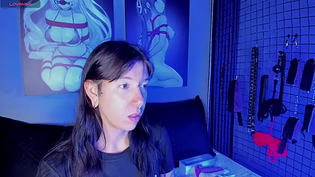 nora temptress online show from 15, 3, 2026