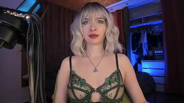 Snapshot of Mistress_Iris chatting on 9, 1, 2026 Mistress Iris online show from 9, 1, 2026