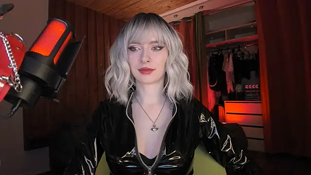 Snapshot of Mistress_Iris chatting on 10, 1, 2026 Mistress Iris online show from 10, 1, 2026