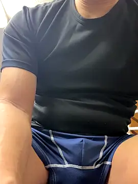 Snapshot of CrimsonKnockout chatting on 4, 12, 2025 CrimsonKnockout online show from 4, 12, 2025