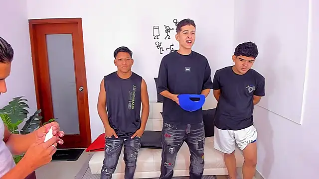 Snapshot of Crazy_porkys chatting on 29, 11, 2025 Crazy porkys online show from 29, 11, 2025