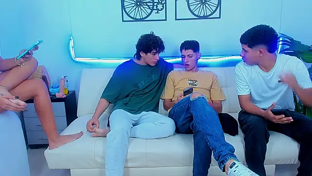 Snapshot of Crazy_porkys chatting on 11, 2, 2026 Crazy porkys online show from 11, 2, 2026