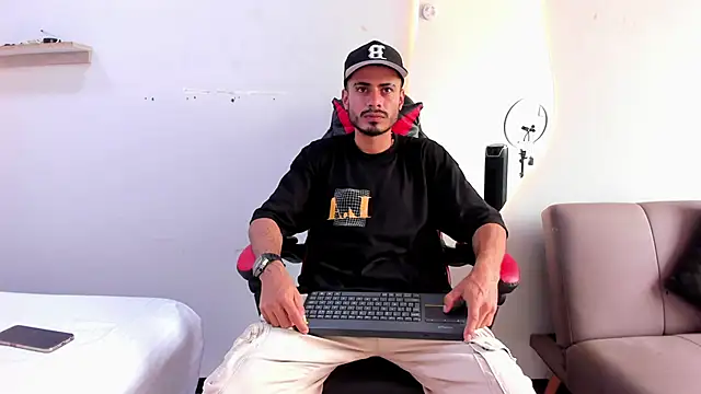 Snapshot of MatthewCullen chatting on 7, 1, 2026 MatthewCullen online show from 7, 1, 2026