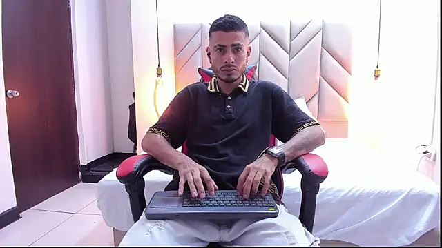 Snapshot of MatthewCullen chatting on 8, 1, 2026 MatthewCullen online show from 8, 1, 2026