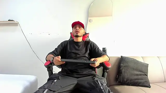 Snapshot of MatthewCullen chatting on 10, 1, 2026 MatthewCullen online show from 10, 1, 2026