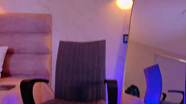 Mia Cullen online show from 12, 2, 2026