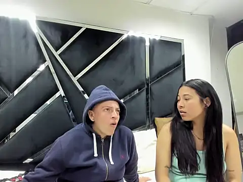 Alyssa Noah online show from 5, 4, 2026