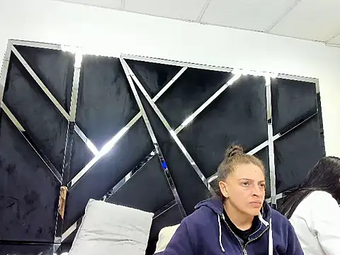 Alyssa Noah online show from 6, 4, 2026