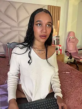 coraline vera online show from 15, 4, 2026