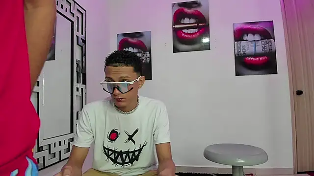 Snapshot of COUPLES_BOYS chatting on 5, 12, 2025 COUPLES BOYS online show from 5, 12, 2025