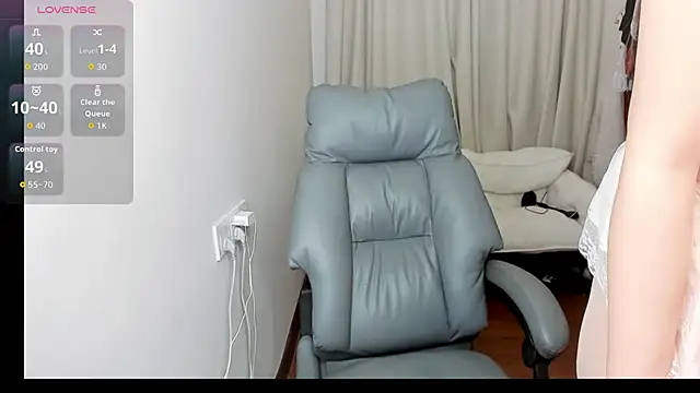 linlinjiang33 online show from 6, 4, 2026