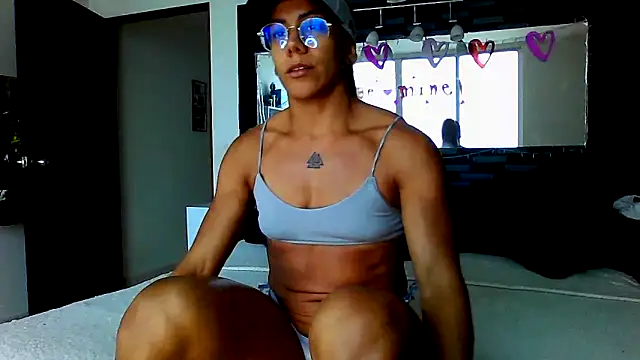 sexymusclegoddess online show from 7, 4, 2026