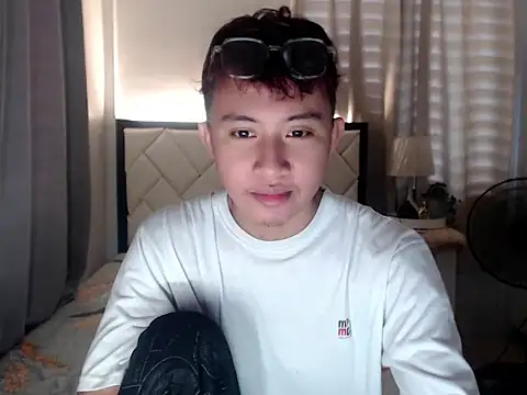 Snapshot of asiantwink0000 chatting on 11, 2, 2026 asiantwink0000 online show from 11, 2, 2026