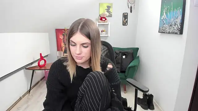 SarahOwenn online show from 12, 1, 2026