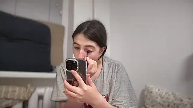 Aphr0ditee online show from 5, 3, 2026