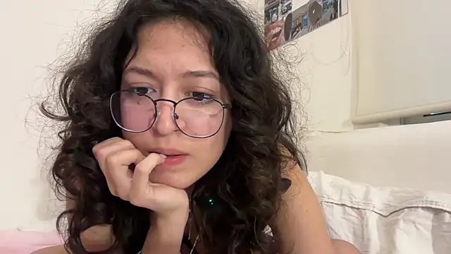 Snapshot of Alicatcua_ chatting on 2, 3, 2026 Alicatcua online show from 2, 3, 2026