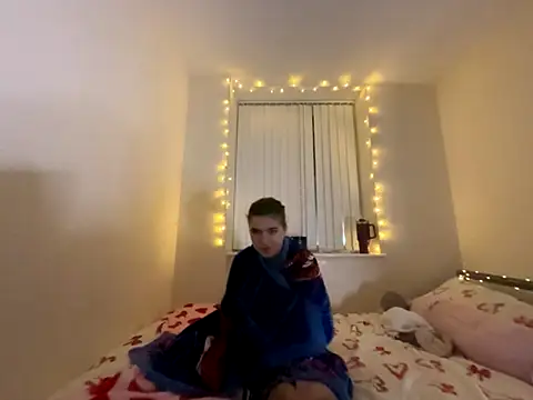 Snapshot of lucyx_xx chatting on 4, 12, 2025 lucyx xx online show from 4, 12, 2025