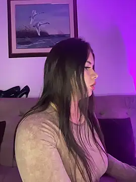 Snapshot of angely_ross1 chatting on 17, 12, 2025 angely ross1 online show from 17, 12, 2025