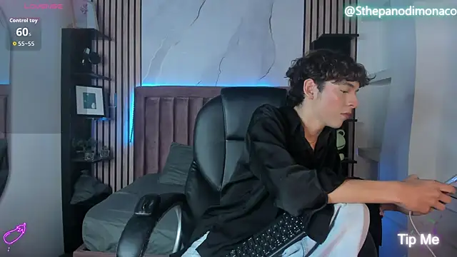 Snapshot of SthepanodiMonaco chatting on 8, 7, 2026 SthepanodiMonaco online show from 8, 7, 2026
