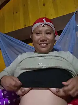 Snapshot of LeoPet2x chatting on 5, 12, 2025 LeoPet2x online show from 5, 12, 2025