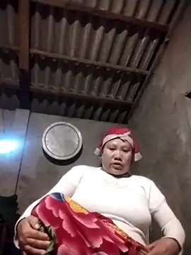 Snapshot of LeoPet2x chatting on 13, 12, 2025 LeoPet2x online show from 13, 12, 2025