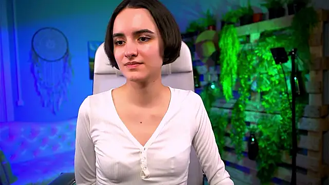 Snapshot of KateWillows chatting on 2, 3, 2026 KateWillows online show from 2, 3, 2026