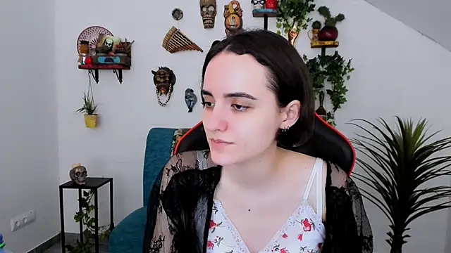 Snapshot of KateWillows chatting on 12, 3, 2026 KateWillows online show from 12, 3, 2026