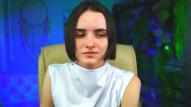 Snapshot of KateWillows chatting on 3, 4, 2026 KateWillows online show from 3, 4, 2026