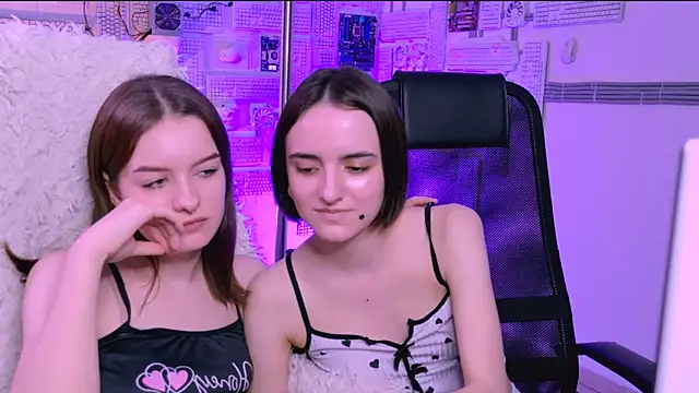 Snapshot of KateWillows chatting on 16, 4, 2026 KateWillows online show from 16, 4, 2026