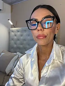 Snapshot of SofhiaTaylor chatting on 16, 1, 2026 SofhiaTaylor online show from 16, 1, 2026