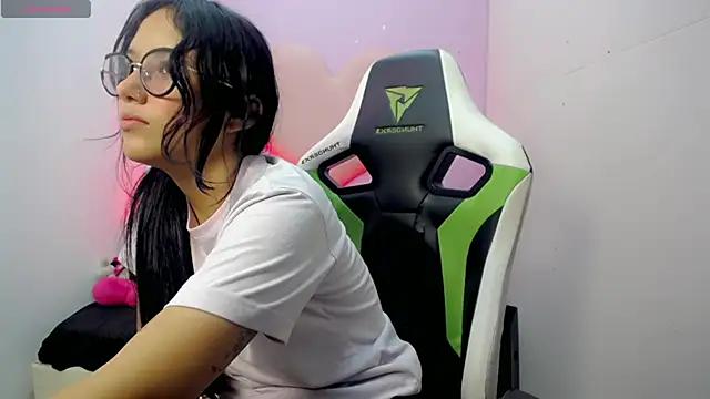 Snapshot of Mishell_hot_ chatting on 3, 12, 2025 Mishell hot online show from 3, 12, 2025