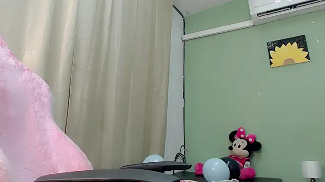 Snapshot of Mishell_hot_ chatting on 11, 1, 2026 Mishell hot online show from 11, 1, 2026