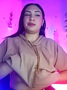 Emy cutee online show from 13, 1, 2026