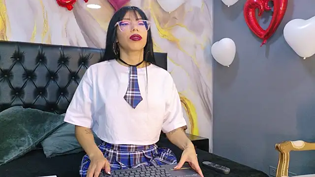 Snapshot of MilaDeRoux chatting on 13, 2, 2026 MilaDeRoux online show from 13, 2, 2026