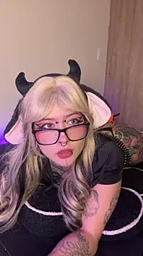 Snapshot of AryRousse chatting on 17, 12, 2025 AryRousse online show from 17, 12, 2025