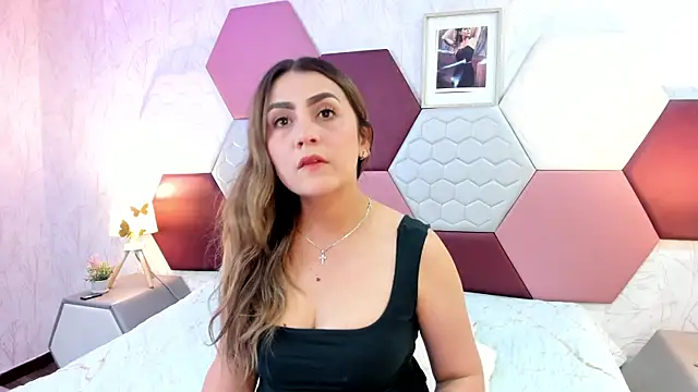 Snapshot of AriaRous chatting on 25, 4, 2026 AriaRous online show from 25, 4, 2026
