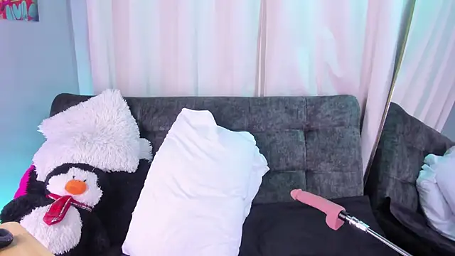 BonnieRitz online show from 4, 12, 2025