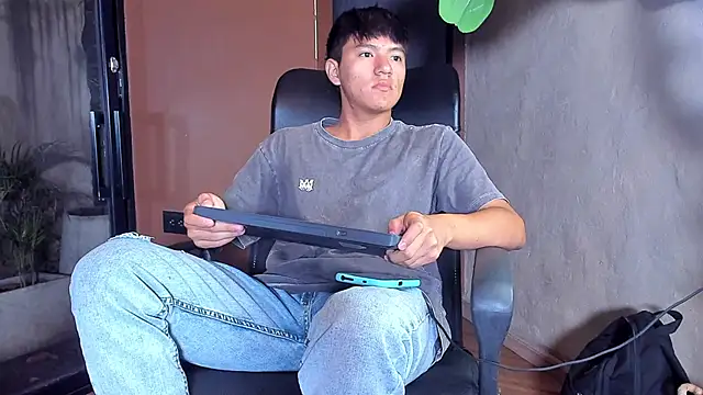 isaac grimm online show from 16, 1, 2026