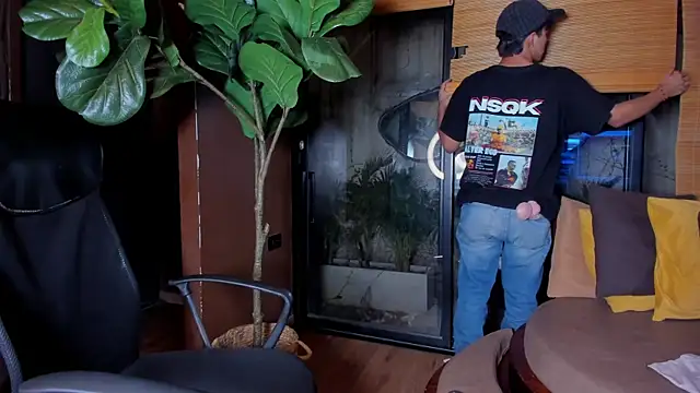 isaac grimm online show from 7, 4, 2026