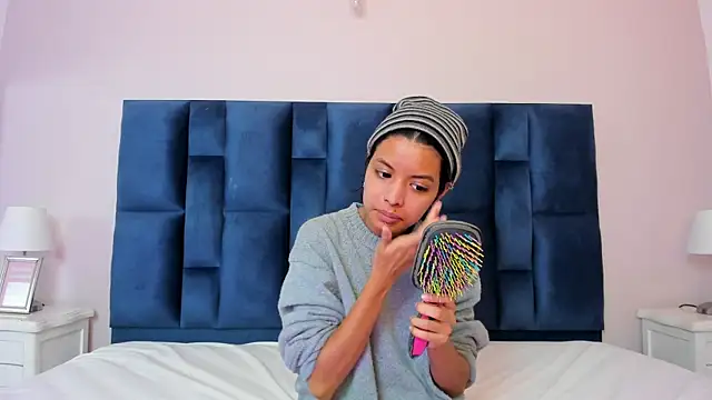 Snapshot of GrishaMochka chatting on 5, 12, 2025 GrishaMochka online show from 5, 12, 2025