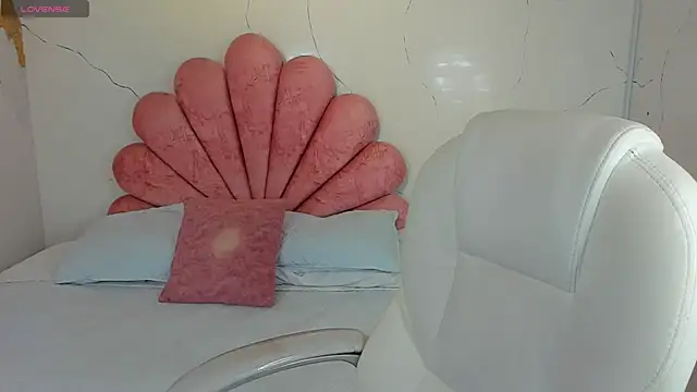 Cherrybombs  online show from 4, 3, 2026