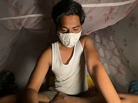 hunterboy2001 online show from 19, 3, 2026