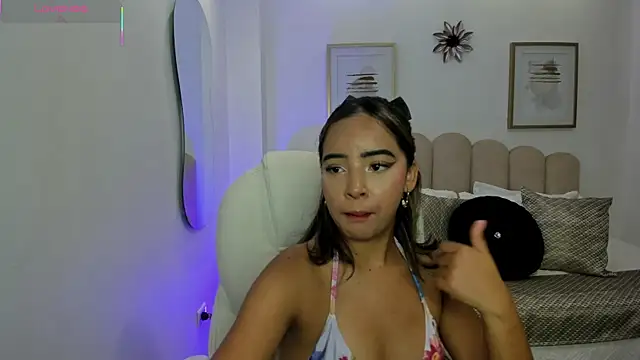 Snapshot of alana_martiins chatting on 21, 4, 2026 alana martiins online show from 21, 4, 2026