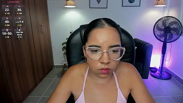 Snapshot of alana_martiins chatting on 4, 6, 2026 alana martiins online show from 4, 6, 2026