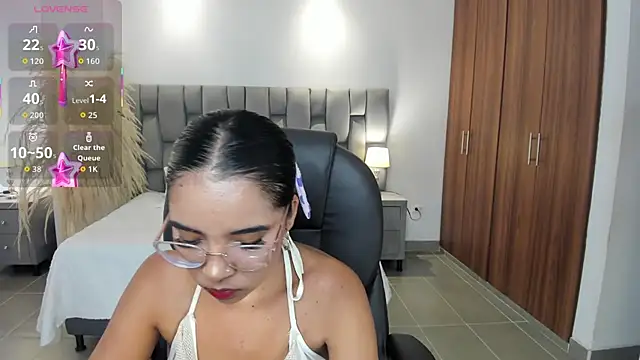 Snapshot of alana_martiins chatting on 23, 6, 2026 alana martiins online show from 23, 6, 2026