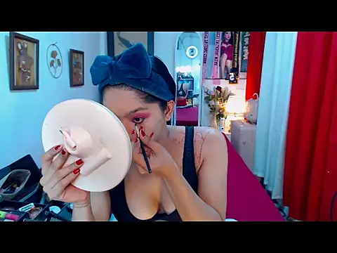 Snapshot of UrScreenGoddess chatting on 14, 12, 2025 UrScreenGoddess online show from 14, 12, 2025