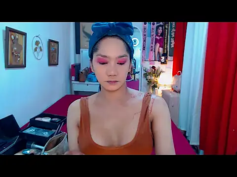 Snapshot of UrScreenGoddess chatting on 18, 12, 2025 UrScreenGoddess online show from 18, 12, 2025