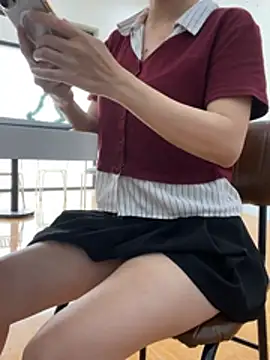Snapshot of Aiko-Office chatting on 22, 4, 2026 Aiko-Office online show from 22, 4, 2026