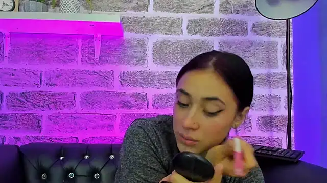 Snapshot of Ariana_collinss chatting on 22, 5, 2026 Ariana collinss online show from 22, 5, 2026