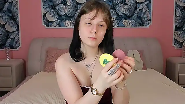 YONA WINK online show from 6, 3, 2026